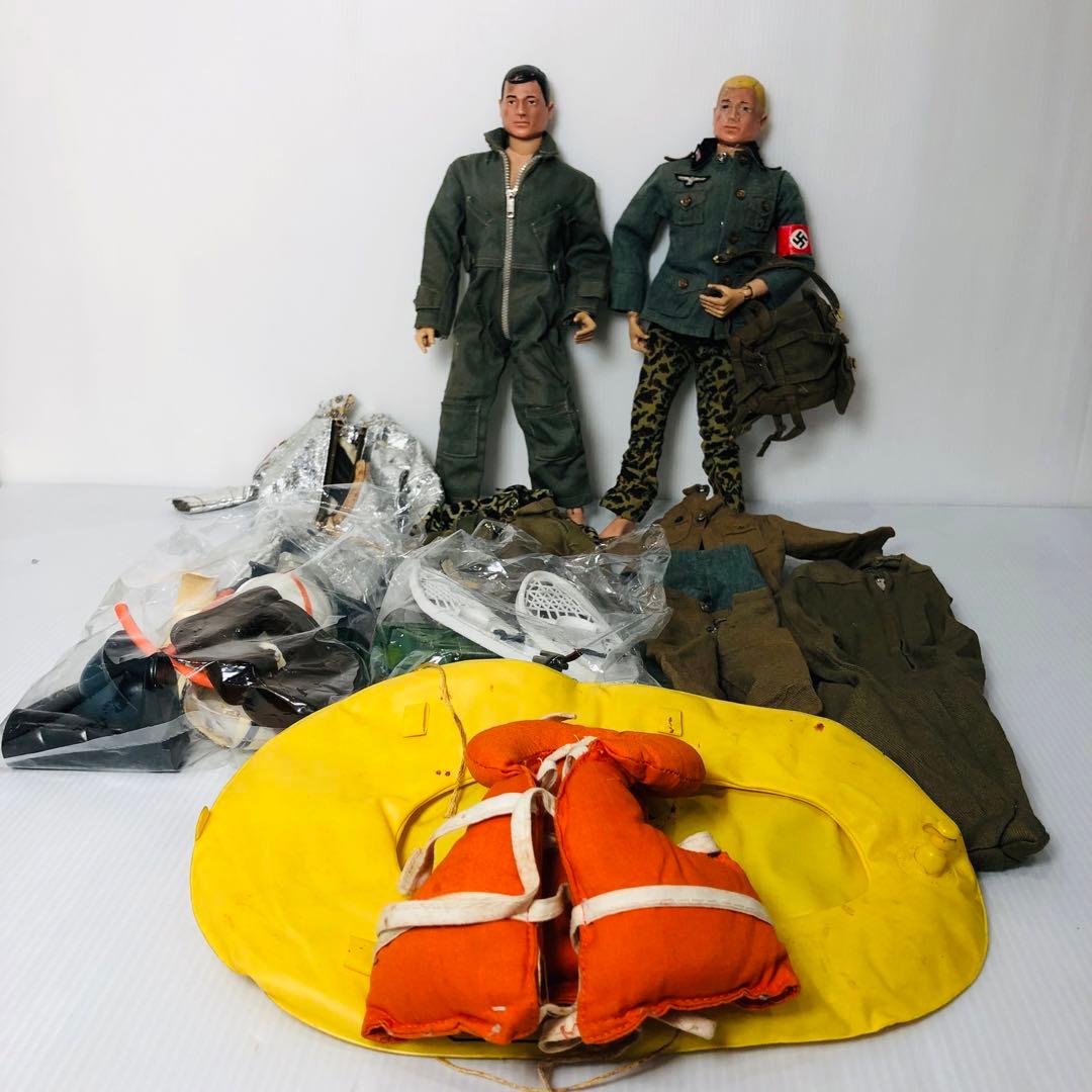希少　ビンテージ1964年製GI JOE 2体セット 装飾品多数
