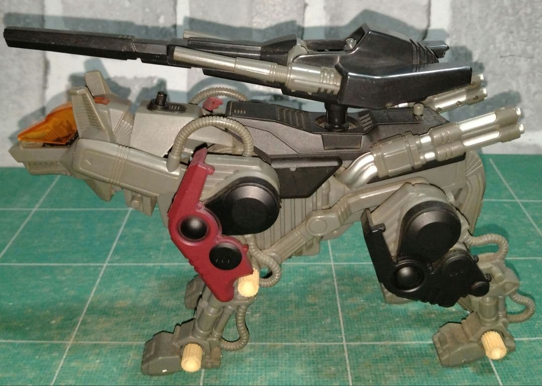 ゾイド　ライトニングサイクス＆コマンドウルフ(ア−バイン仕様)