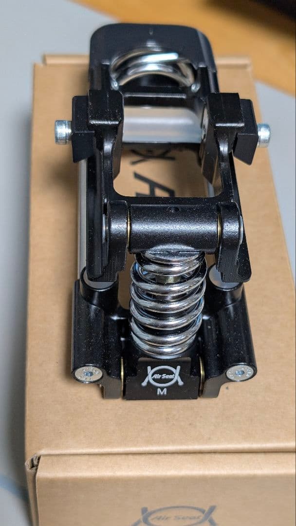 AirSeat35 サドルサスペンション ブラック Mサイズ