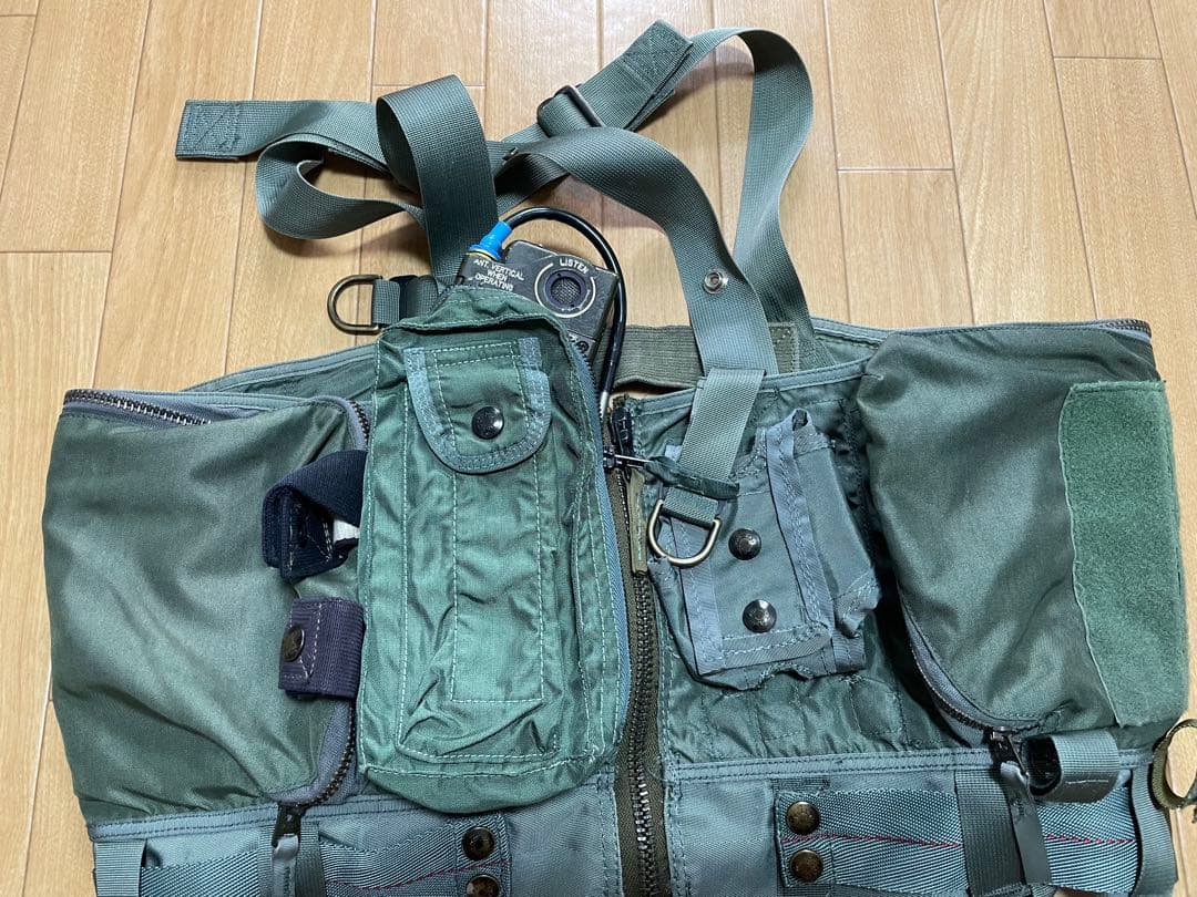 米軍実物放出品 AN/PCU-90 サバイバルラジオ
