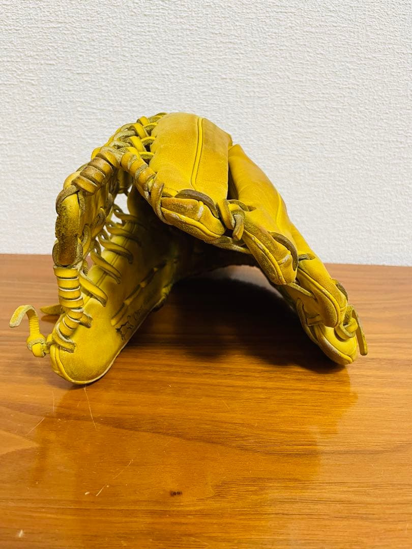 ミズノ　Mizuno Gaucho 軟式グローブ 右投げ用 イエロー　外野手向き