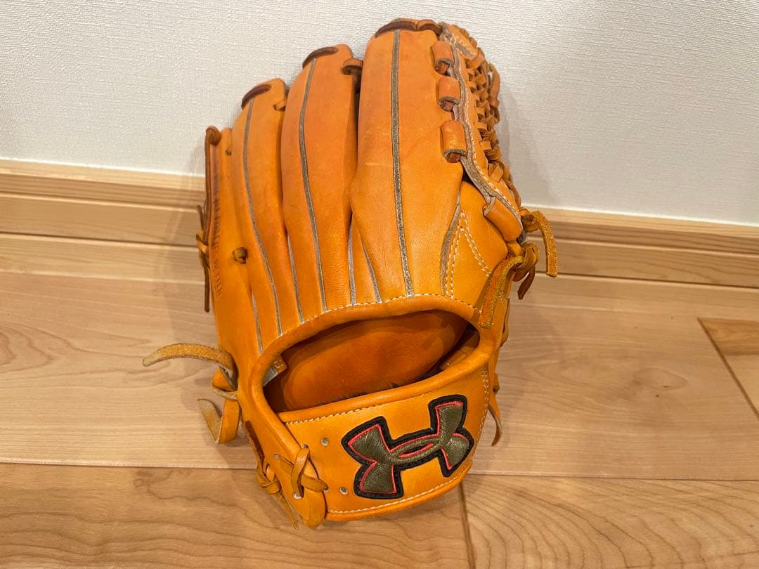 UNDER ARMOUR QBB0277 軟式用グローブ