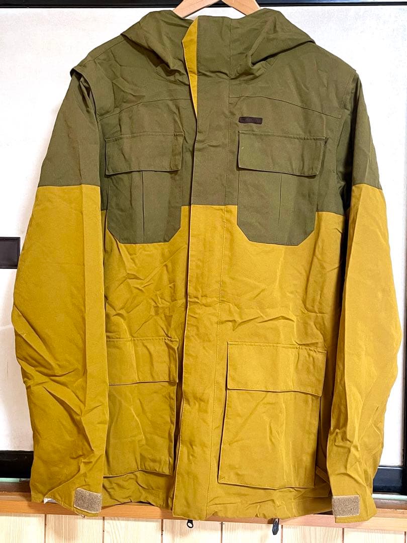 美品⭐︎VOLCOMスノーボードウェアM