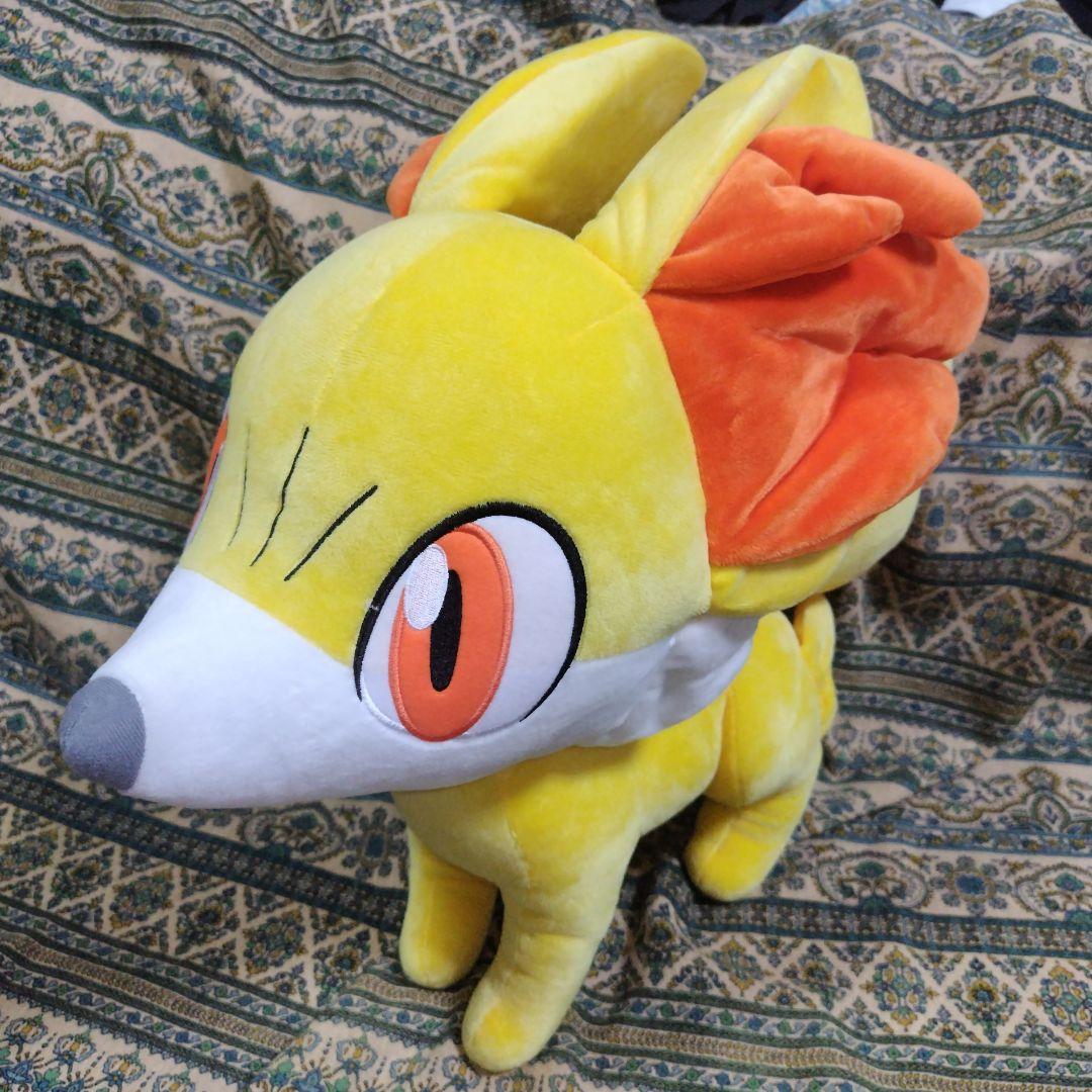 ポケモンセンター　等身大フォッコ