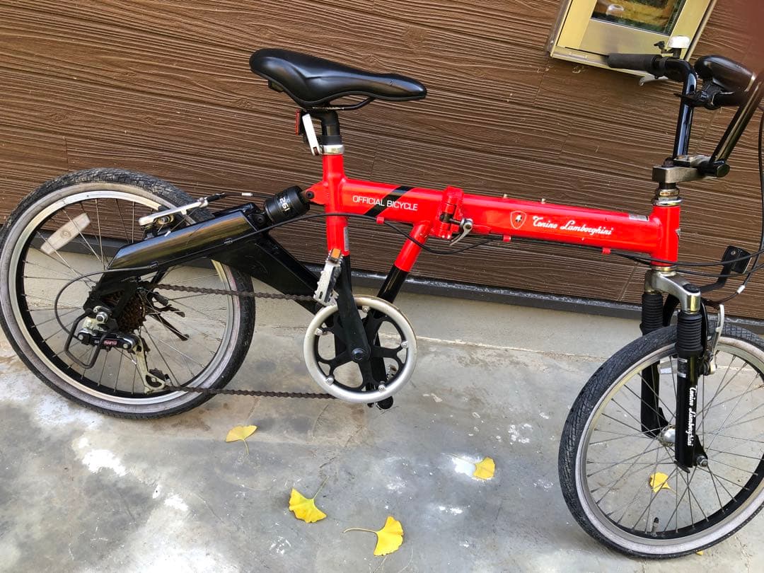 赤い折りたたみ自転車 オフィシャルサイクル