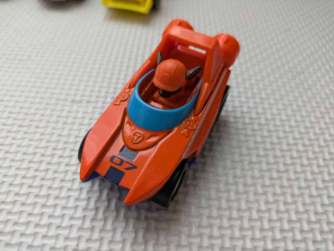 パウパトロール　ダイキャスト　ビーグル　カーレース大作戦など