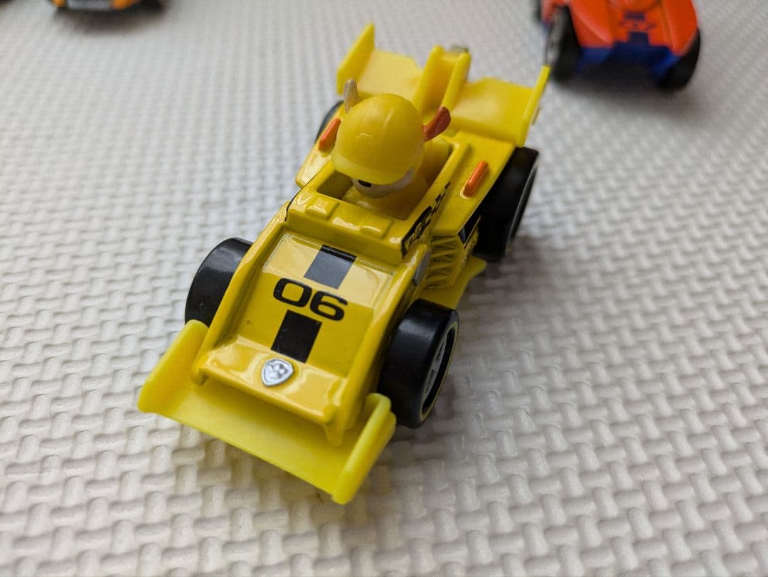 パウパトロール　ダイキャスト　ビーグル　カーレース大作戦など