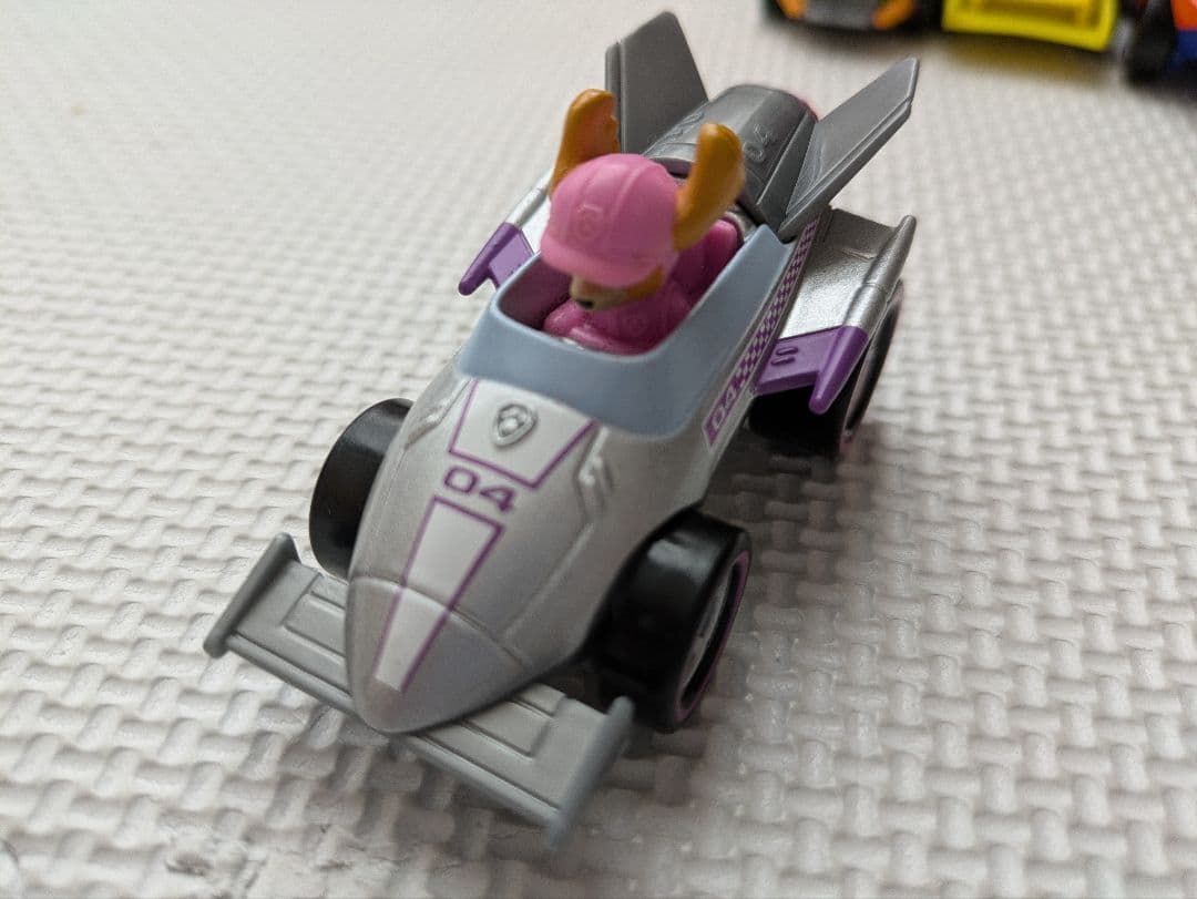 パウパトロール　ダイキャスト　ビーグル　カーレース大作戦など