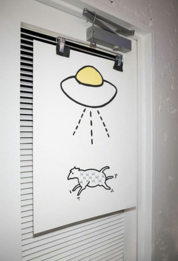 Trevor Andrew Egg Over Cow グッチ 版画 本物