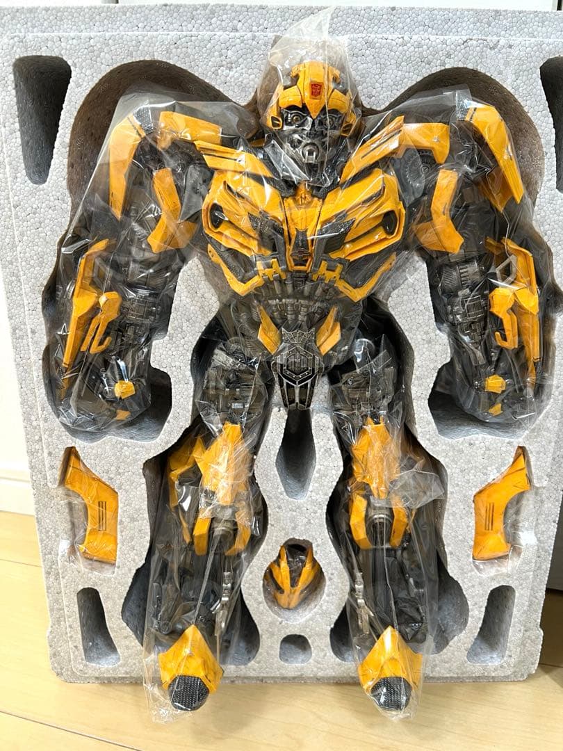 【希少】バンブルビー トランスフォーマー 最後の騎士王 threeA