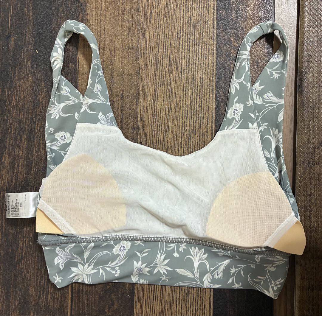 極美　emmi yoga エミヨガ　ヨガウェア　スモークグリーン　M
