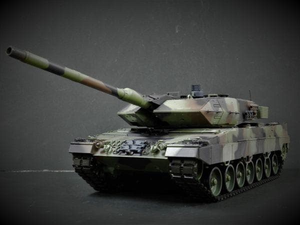 Henglong（ヘンロン）1/16 レオパルト2 A6 技術基準適合証明済