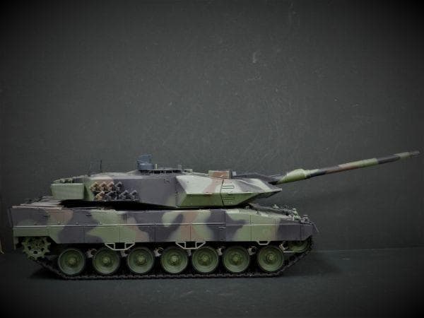 Henglong（ヘンロン）1/16 レオパルト2 A6 技術基準適合証明済