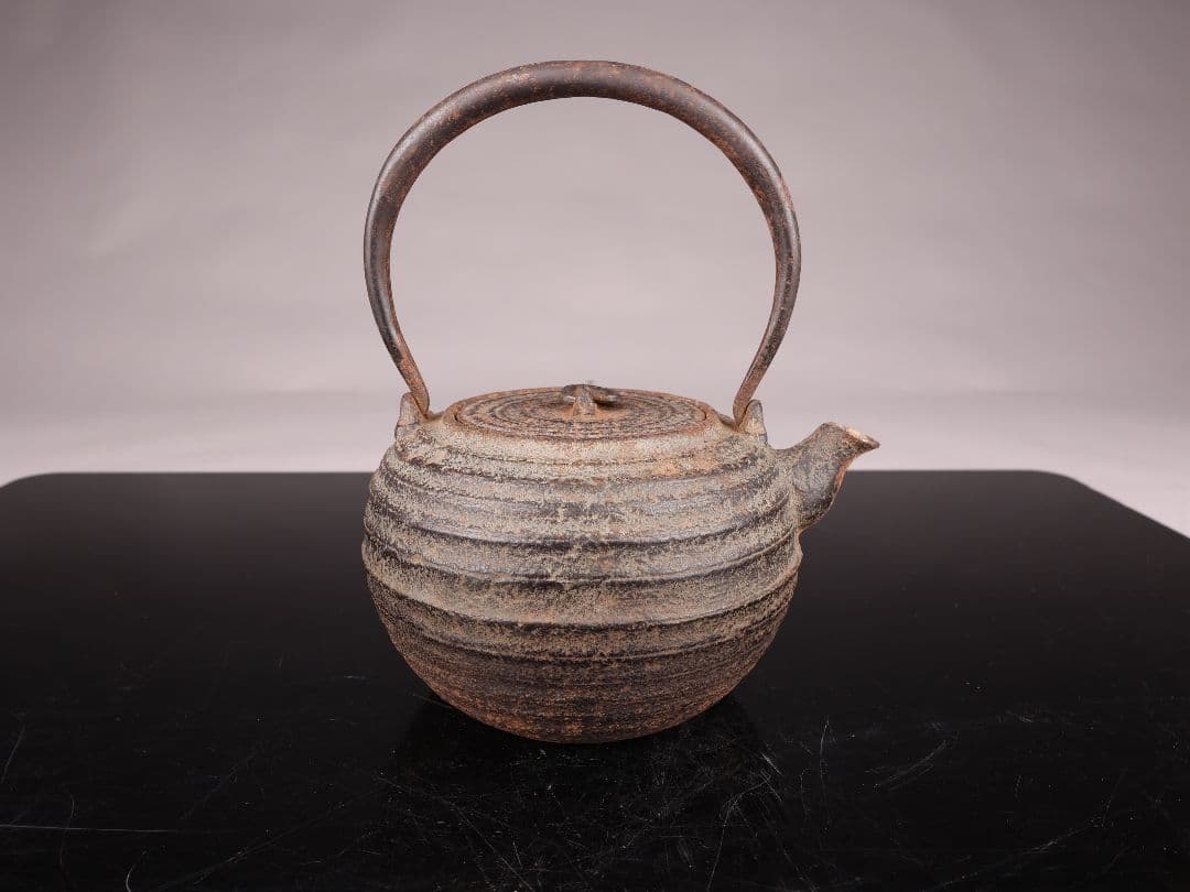 A928鉄瓶 無銘 鉄蓋 湯沸 茶道具 重量1012g 800ml【＋＝