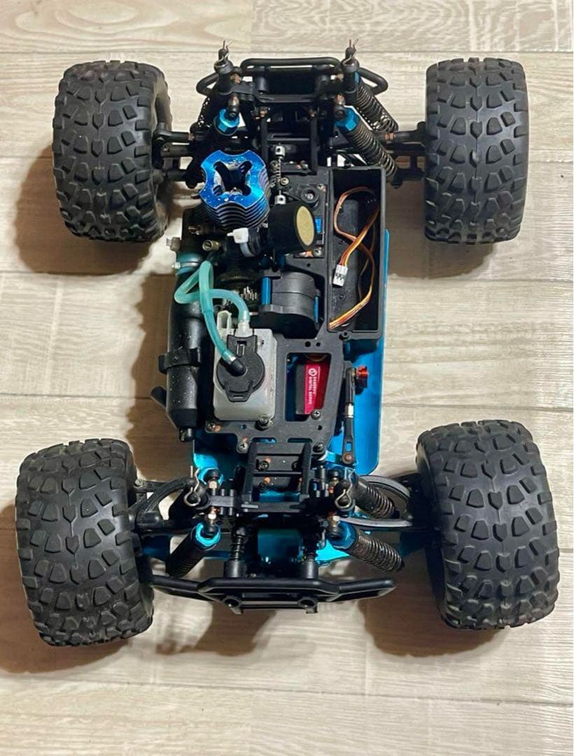 ホビーラジコンカー 冷却エンジン搭載