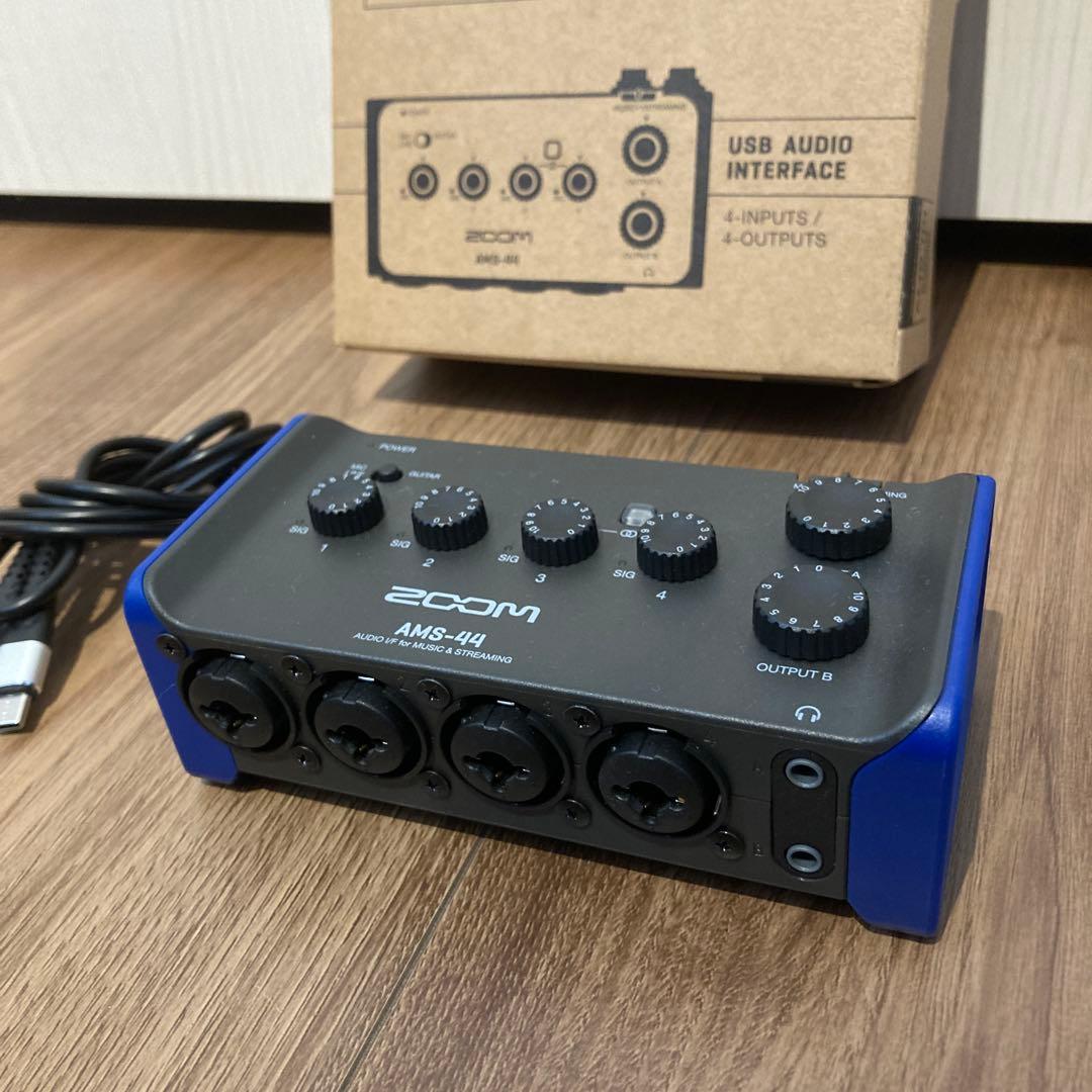 ZOOM AMS-44 USBオーディオインターフェイス