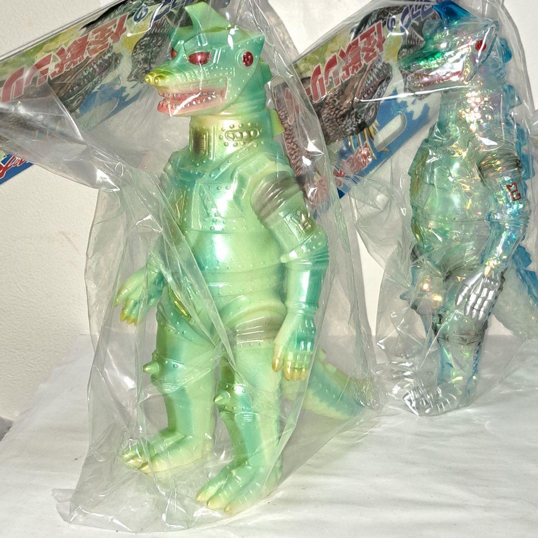 メカゴジラ　ブルマァク　オーロラカラー・蓄光グリーン・ゴールド　３種セット