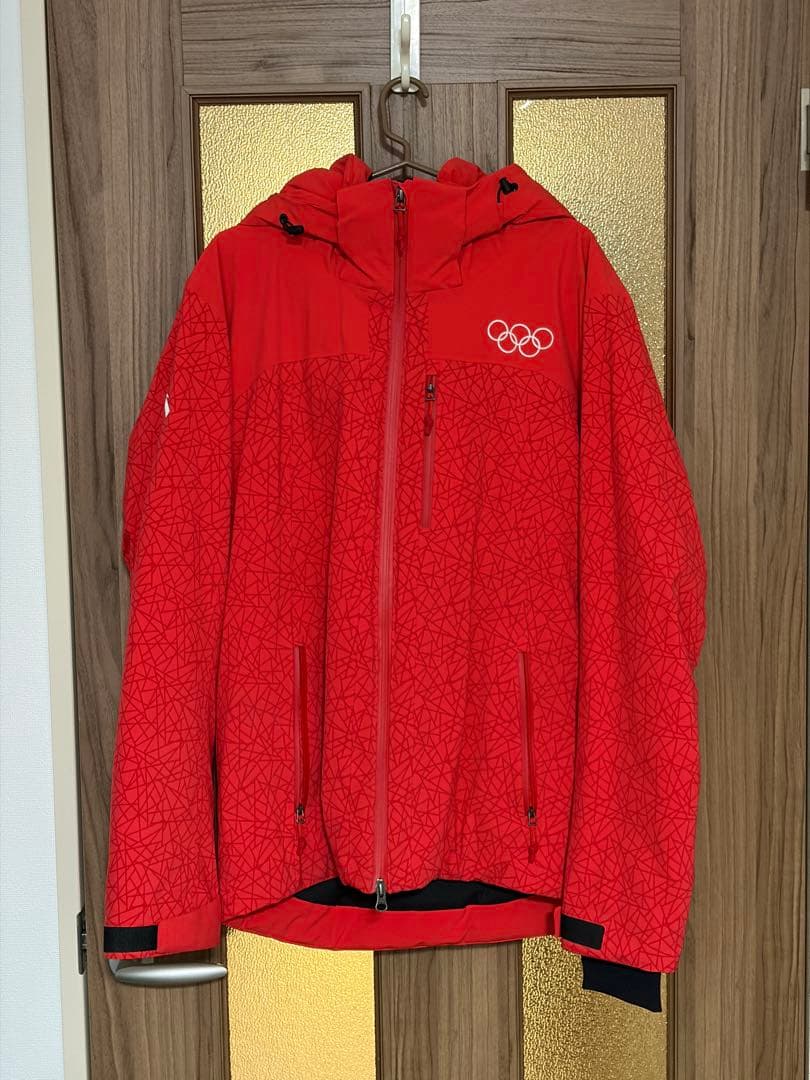 冬季オリンピックレッドジャケット
