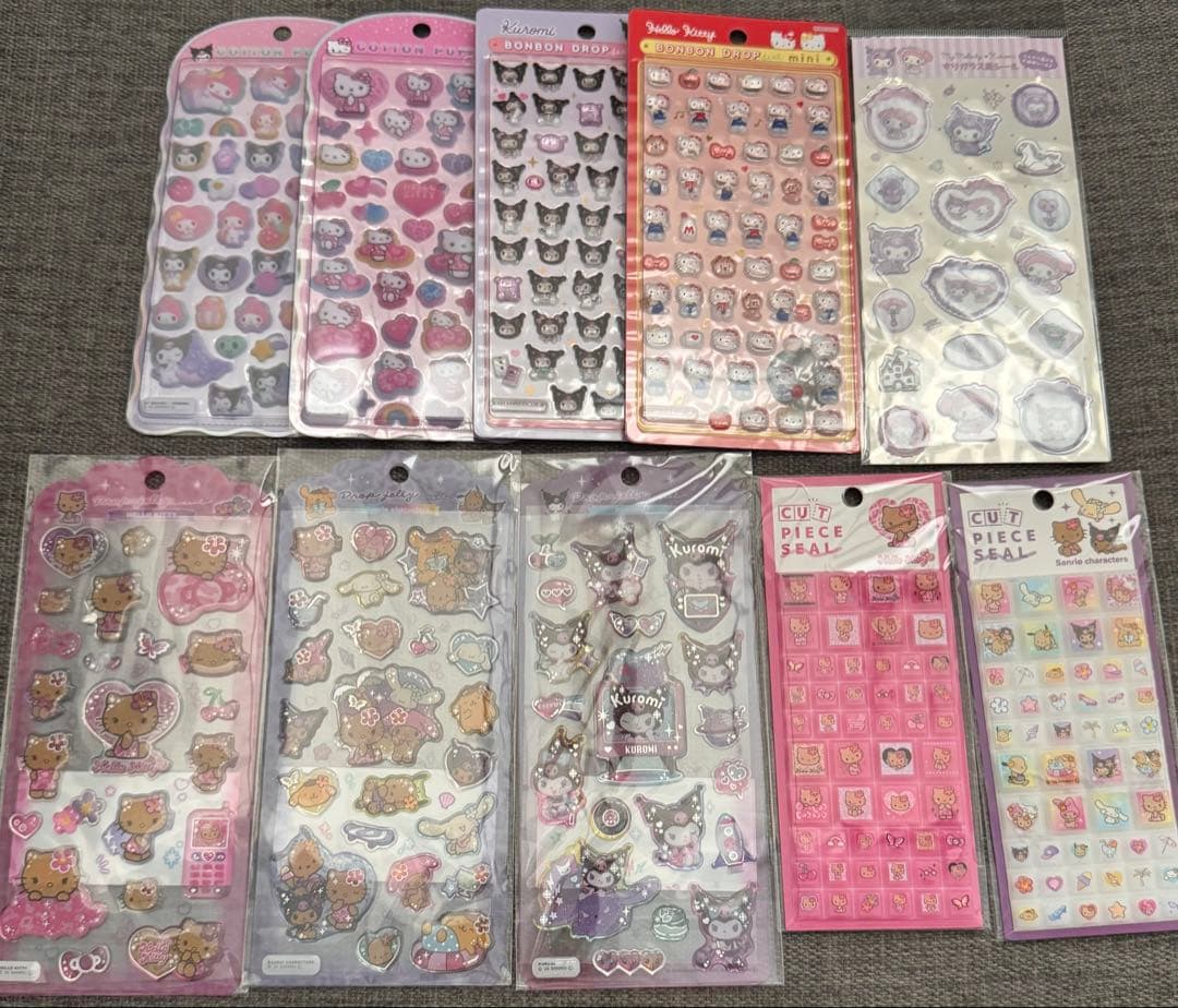 ♡キティ　クロミ　マイメロ　タイルシール　コットンパフィ　ボンボンドロップ　♡