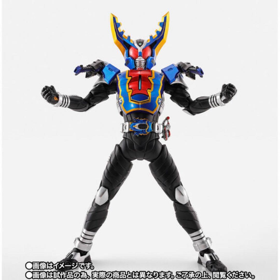 S.H.Figuarts（真骨彫製法） 仮面ライダーガタック ハイパーフォーム