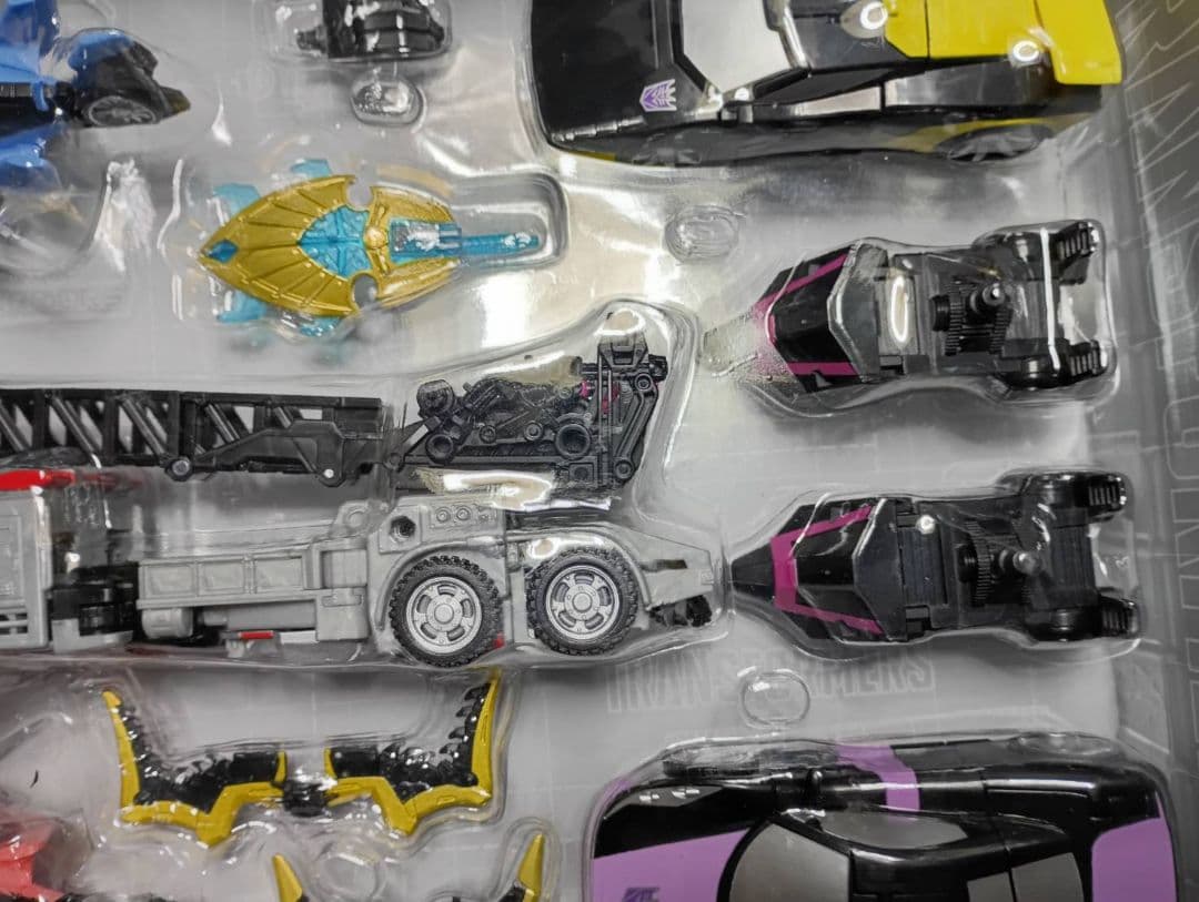 超激レア!中古品トランスフォーマー ウーマンデストロン合体女兵士メガトロニア