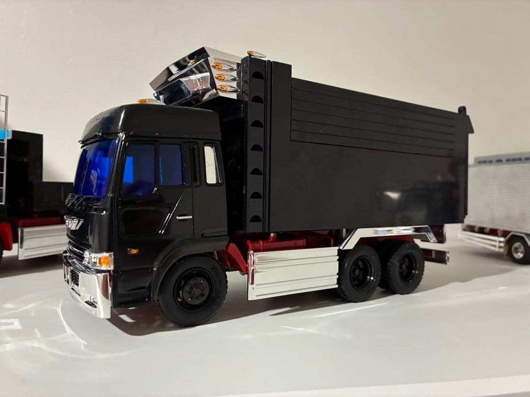 デコトラダンププラモデル二台セット