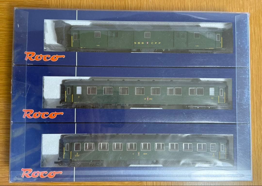 鉄道模型 HO ROCO 45915 スイス SBB 客車×2、荷物車×1