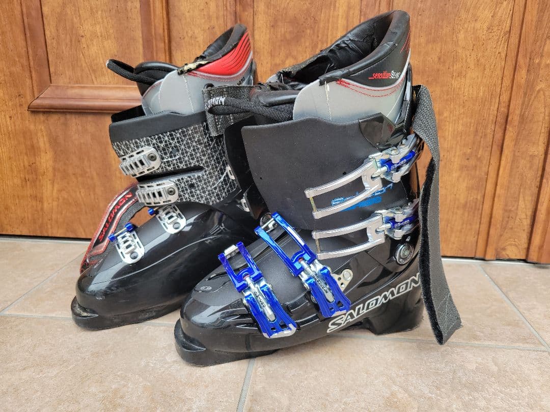 SALOMON　FALCON　24センチ
