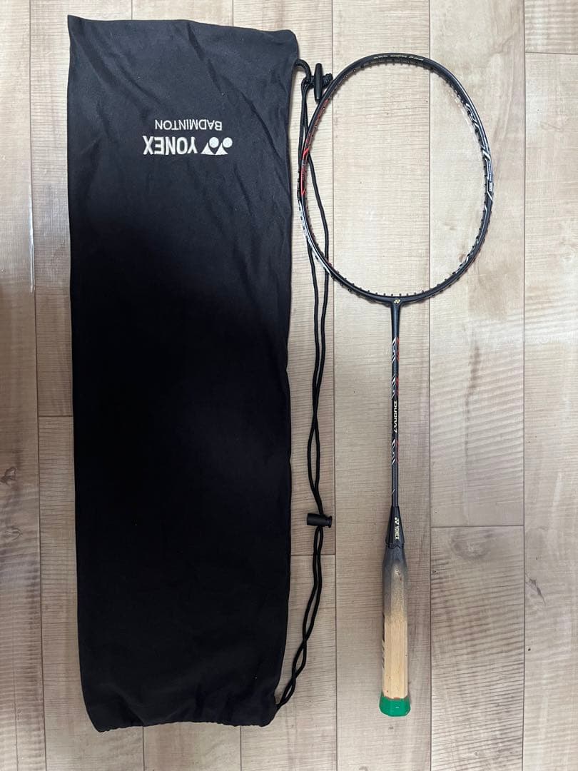 YONEX バドミントンラケットデュオラ7ラケットケース黒赤2個付き
