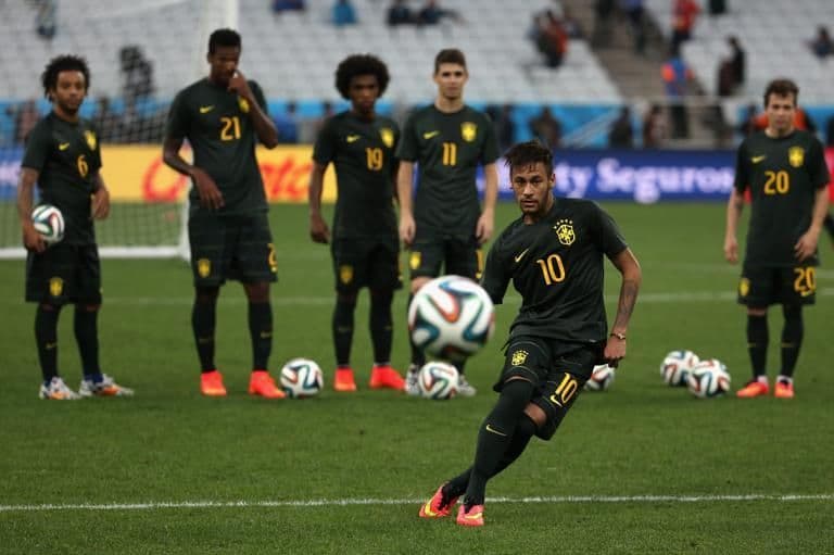 【希少】NIKE ブラジル代表 2014 ユニフォーム 10番 ネイマール