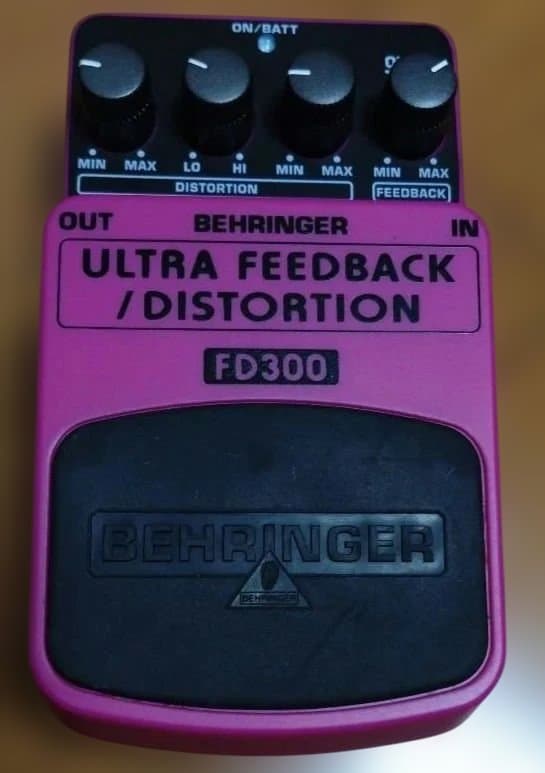 BEHRINGERベリンガー ウルトラフィードバック／ディストーションFD300