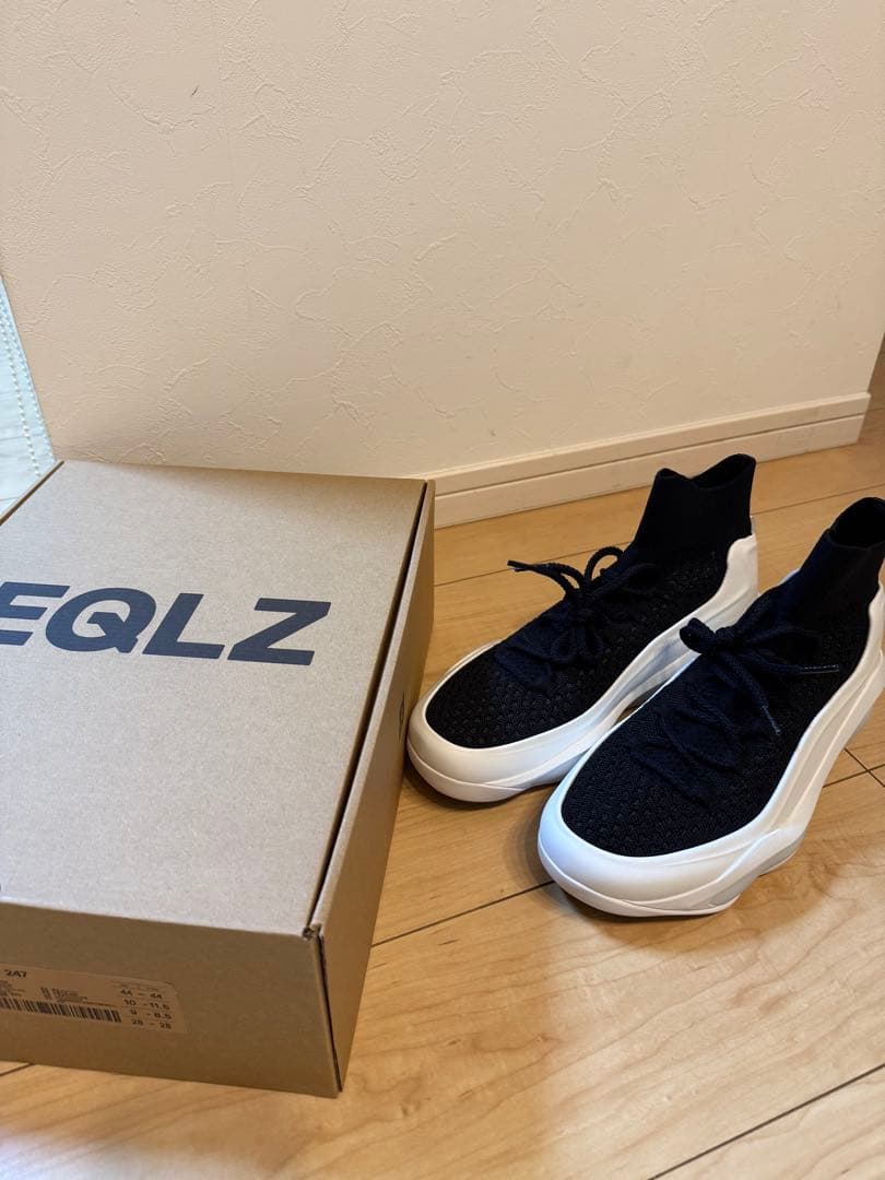 中古 EQLZ 247 28.0cm