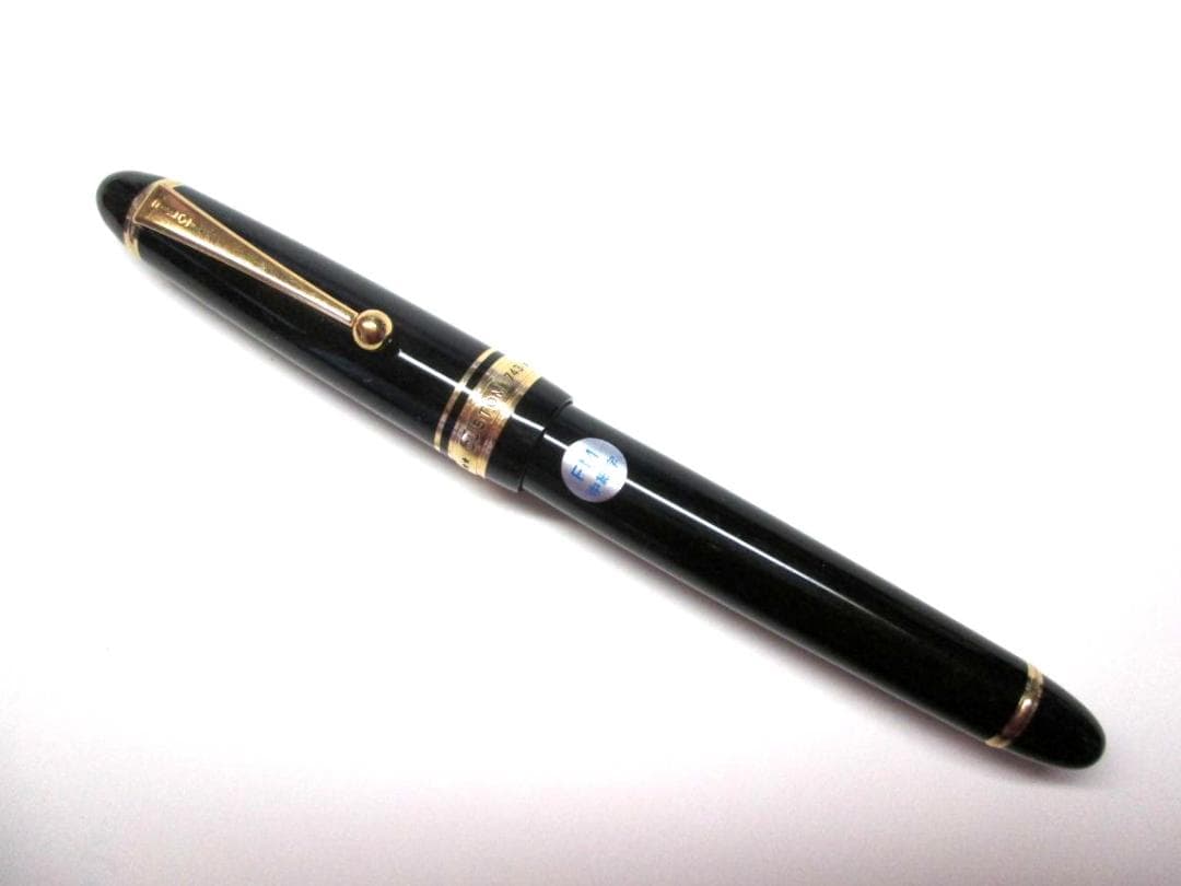 PILOTj万年筆　CUSTOM 743 万年筆 黒 FM 　インク付