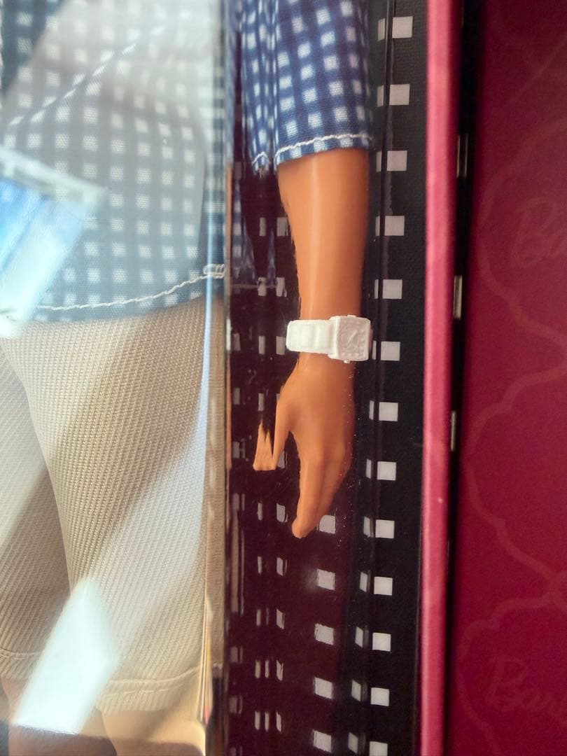 【非売品】Barbie男性「ケン」フィギュア　ブラウンスーツセット（値下げ中）
