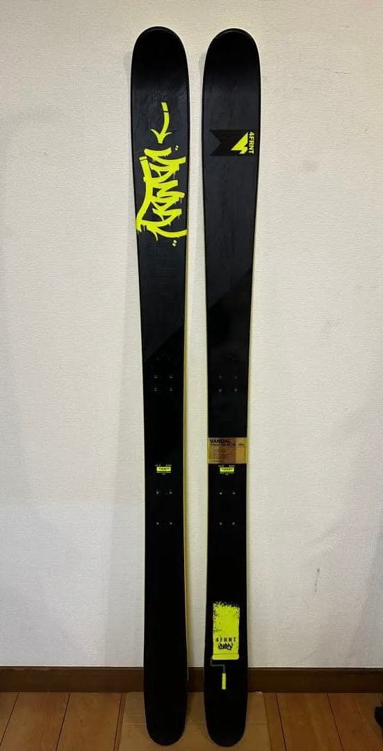 サイタマ氏専用4FRNT VANDAL スキー板 172cm 美品