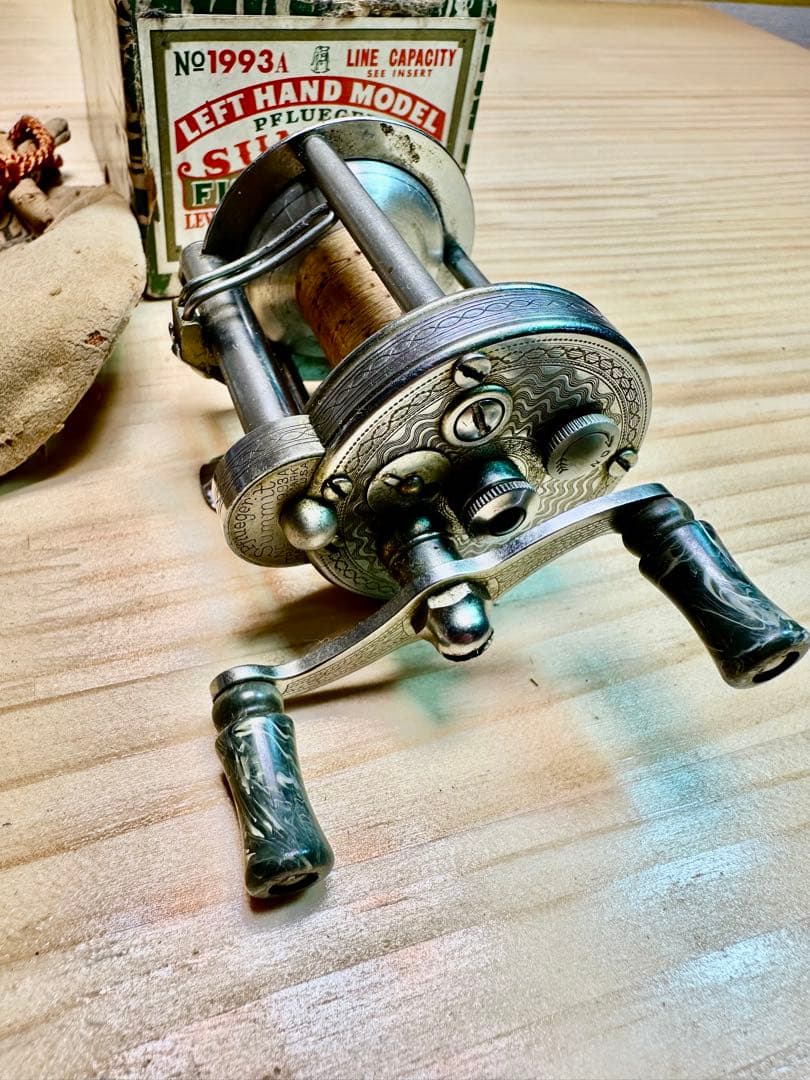 Pflueger Summit Left Hand Model フルーガー左巻き
