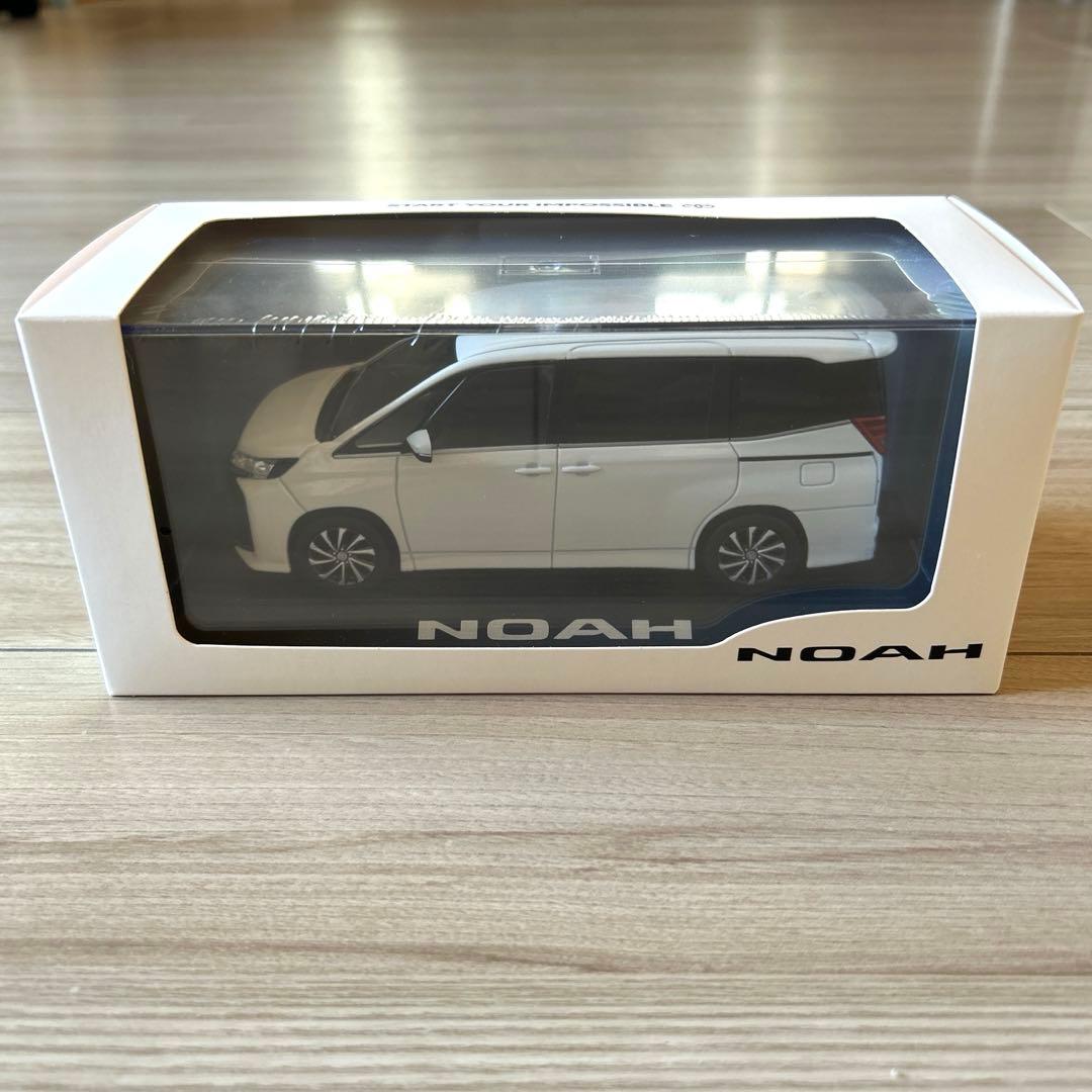 【非売品】NOAH ノア ミニカー 1/30スケール ホワイトパール
