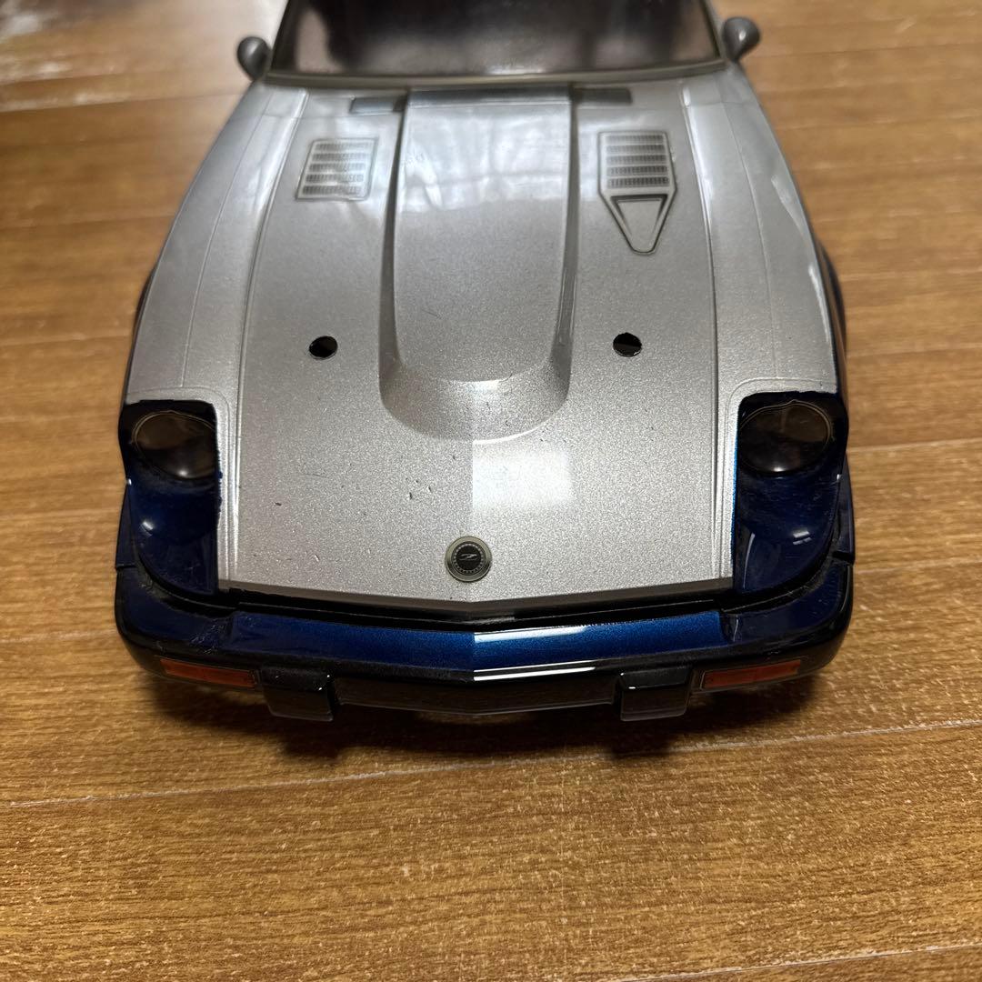 スポーツカー シルバー/ブルー クーペ