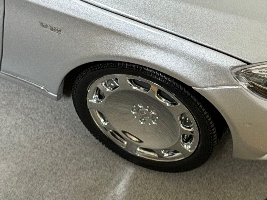 ミニカー Almost Real 1/18 Mercedes Maybach S600