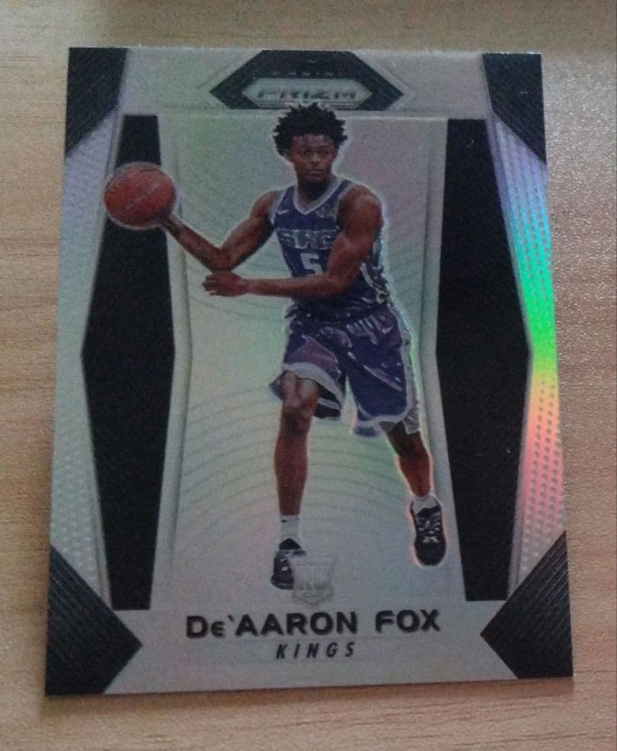 NBA 17/18 Prizm ディアロンフォックス ルーキーシルバープリズム