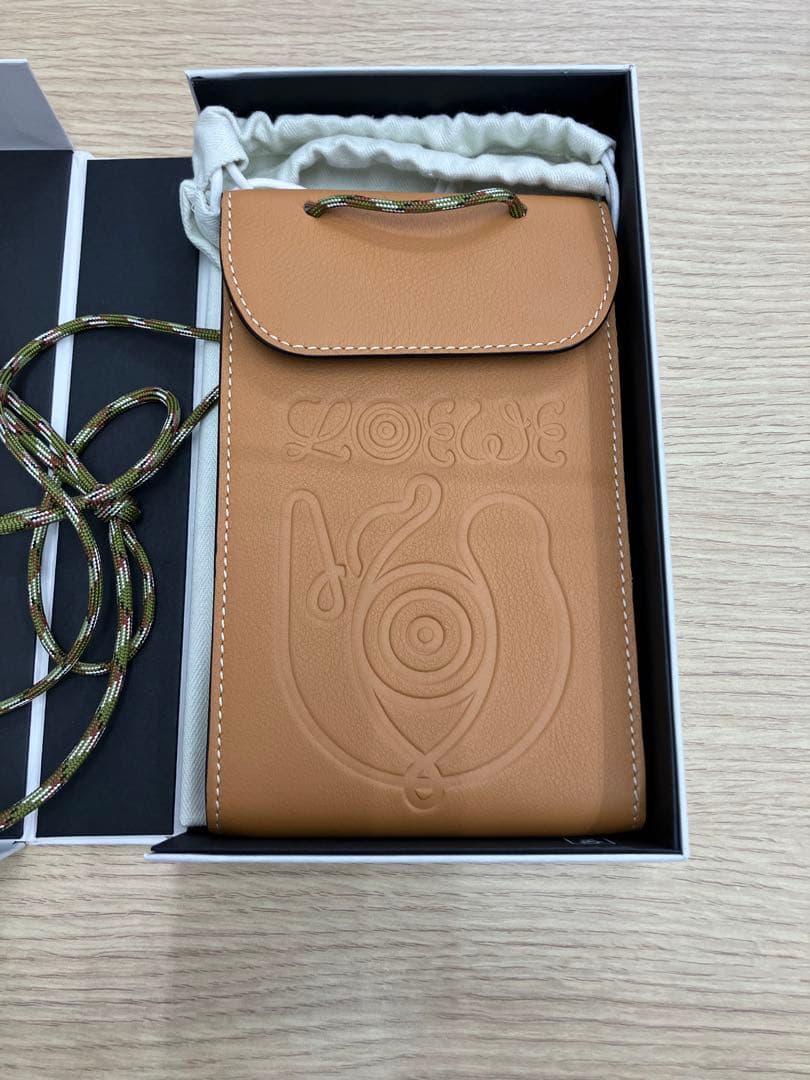 超美品　LOEWE　ネックポケット ベージュ （ロエベ）【タイムSL】
