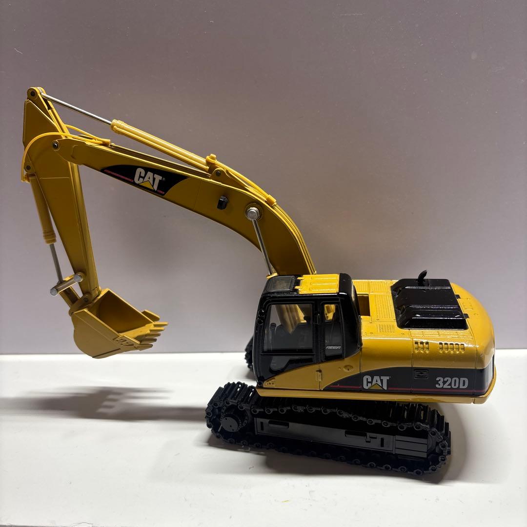 【1/40】CAT 320D ミニチュア重機