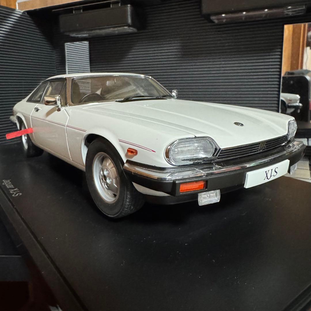 絶版未展示品 オートアート 1/18 ジャガー XJ-S ホワイト1980