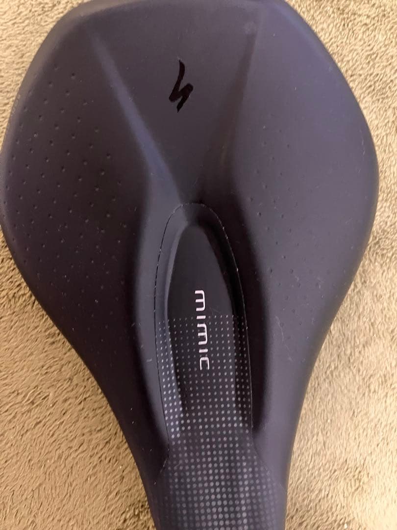 Specialized Mimic サドル 143mm