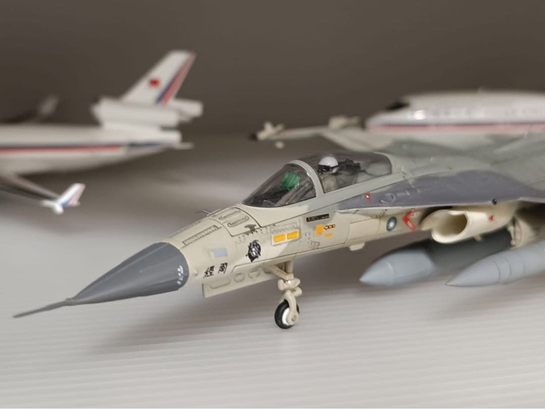 F-CK-1 経国号 1490号機 合金モデル 磁吸式ギミック付