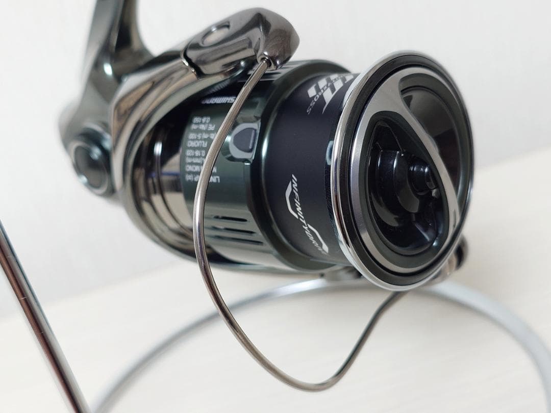 シマノ 22ステラ 2500SHG 新品同様 SHIMANO STELLA