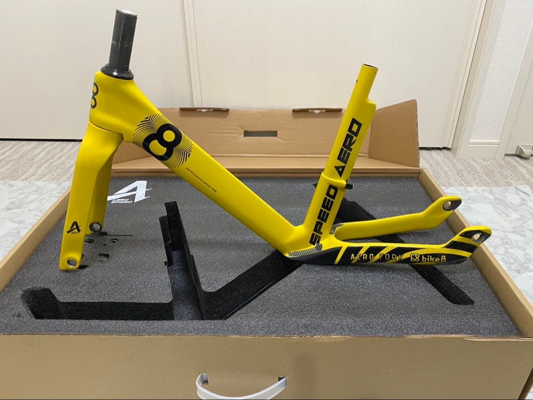bike8 エアロスピード　ランバイク　カーボンフレーム