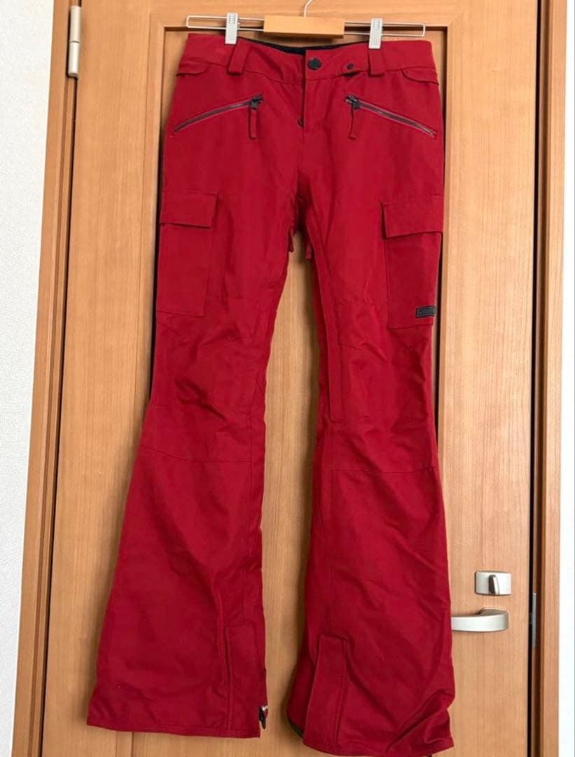 【VOLCOM】スノーボードパンツ赤 XS（SS）耐水15,000mmレディース