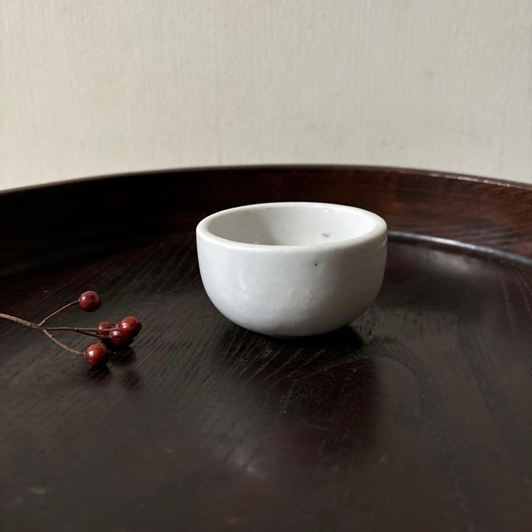李朝　日帝時代　白磁ぐい呑み　筒盃　骨董　アンティーク　秦秀雄　白洲正子