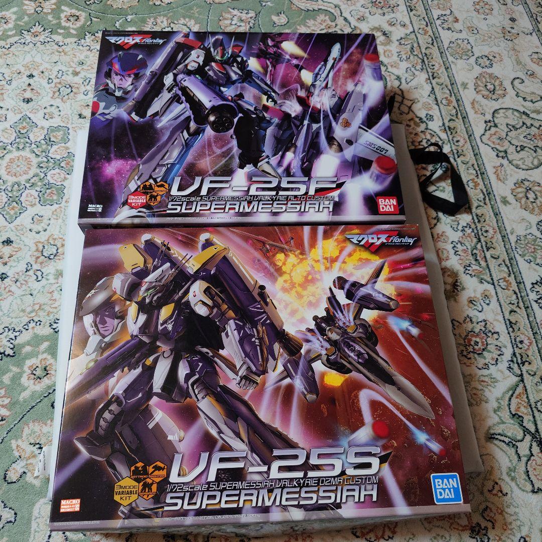 に*う様 バンダイ マクロスF VF-25F VF-25S スーパーメサイア 2